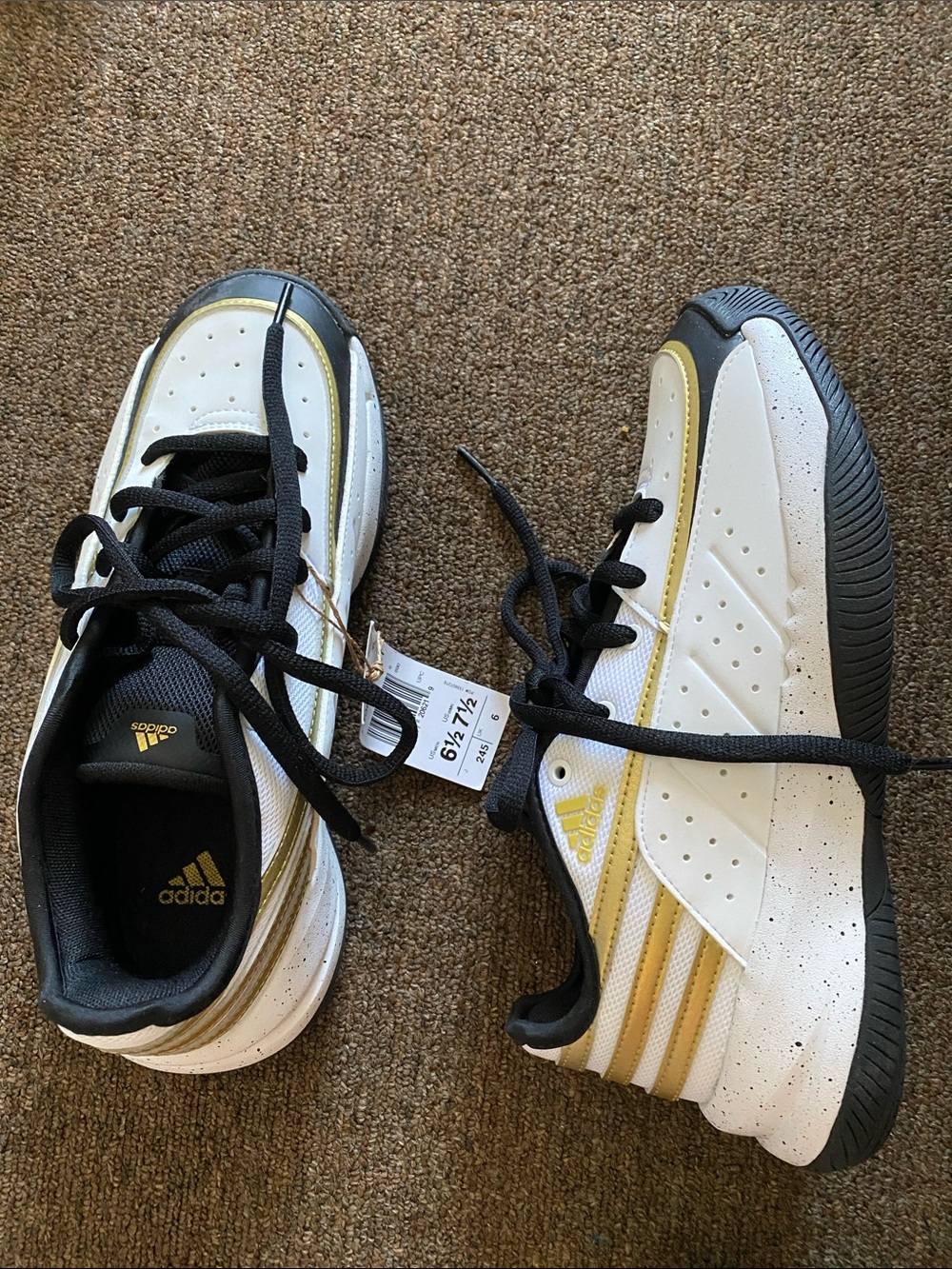 BRAND NEW ADIDAS MENS SNEAKERS